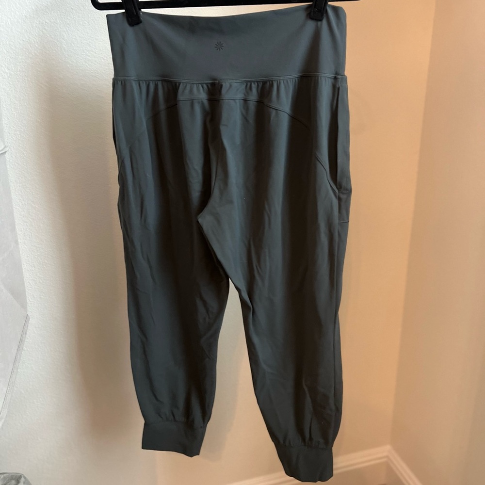 Athleta Charcoal Salutation Jogger | Size Petite Large